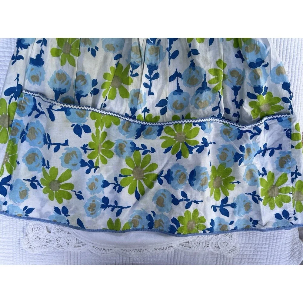 1960s Vintage Floral Cotton Apron Blue Green Daisy Bib Pocket Retro Kitchen